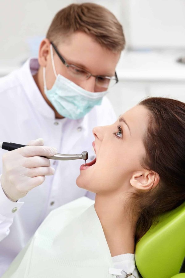 Quel appareil utilise le dentiste pour détartrer ?